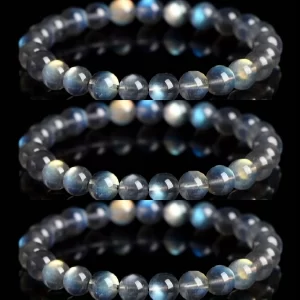 Romantic gift lovers' bracelets blue moonlight crystal bracelets naturally stretched stone moonlight bracelets belong to romantic gifts. - 图片 4