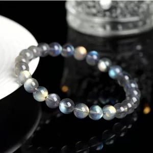 Romantic gift lovers' bracelets blue moonlight crystal bracelets naturally stretched stone moonlight bracelets belong to romantic gifts.