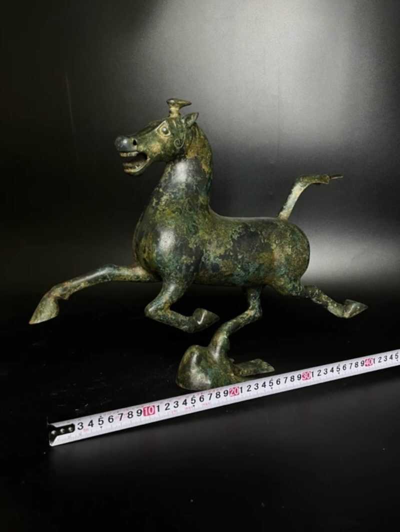 Horse steps on flying swallow, copper galloping horse - 图片 3