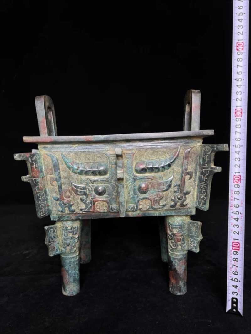 Bronze beast face patterned square tripod Luoyang tripod - 图片 2