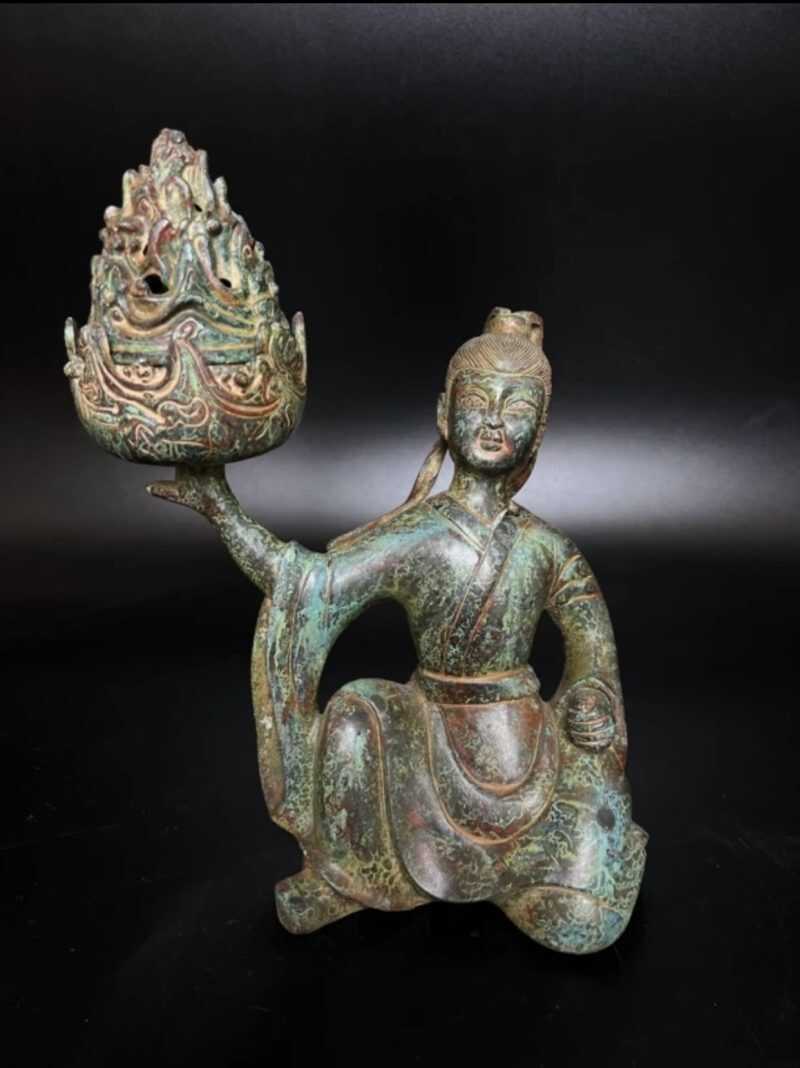 Bronze kneeling figurine