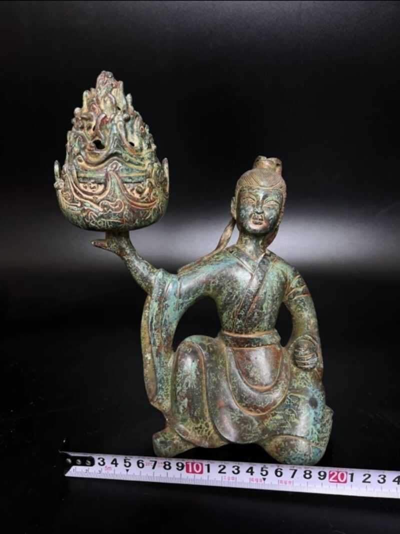 Bronze kneeling figurine - 图片 3