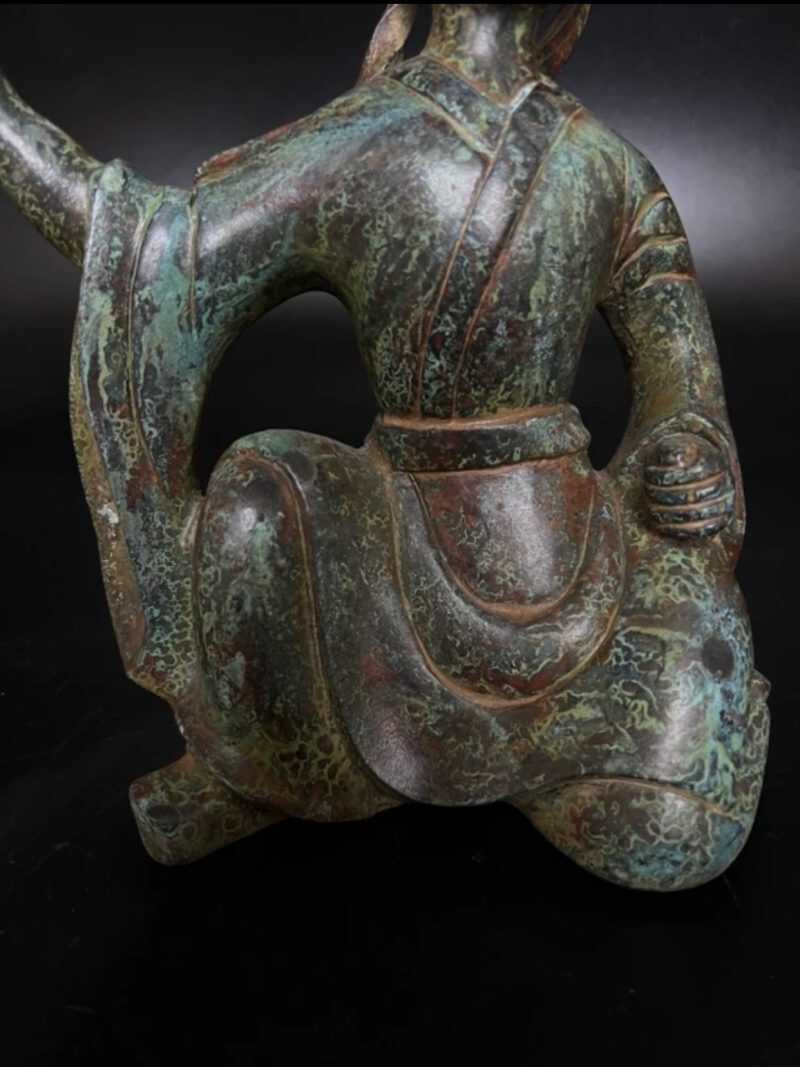 Bronze kneeling figurine - 图片 4